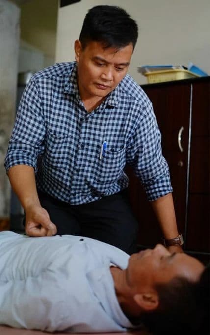 Ex-addicts team up to save lives of drug overdose victims