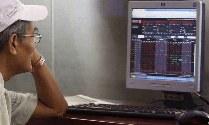 Hundreds of stocks languish unwanted on Vietnam exchange