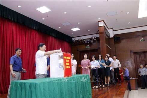 Vietnamese embassy raises funds for flood-hit people in Laos
