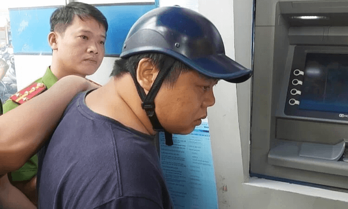 Three Chinese held in Vietnam for ATM thefts