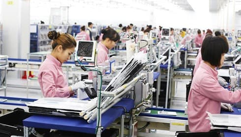 Tough regional competition causes risks for Vietnam in FDI attraction