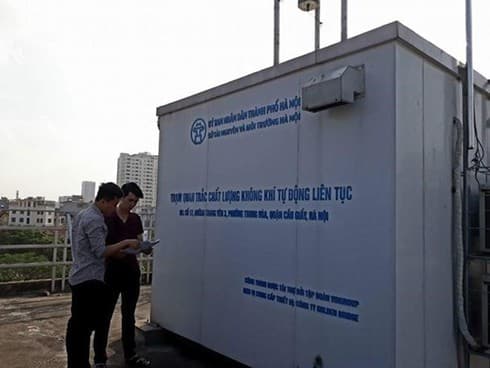 Hanoi receives 18 air quality censors from Germany