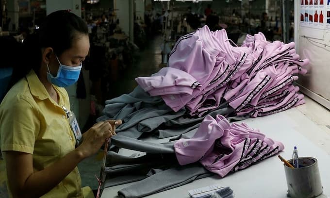 Having manual workers work more than others 'unfair': labor confederation