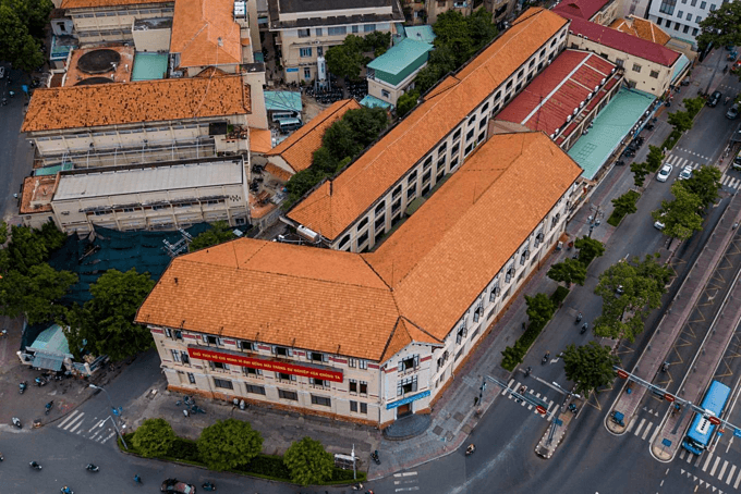 Stately building graces downtown HCMC, 100 years on