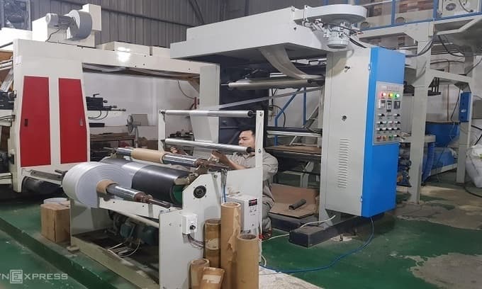 Vietnam produces biodegradable plastic bag from waste