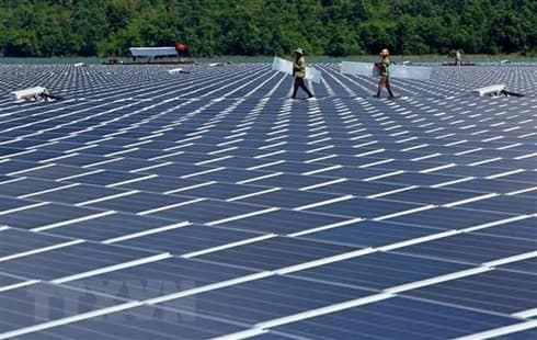 Vietnam, Singapore companies to jointly develop rooftop solar power