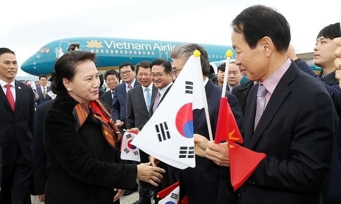 9 Vietnamese on NA chairwoman's flight to South Korea 'disappear'