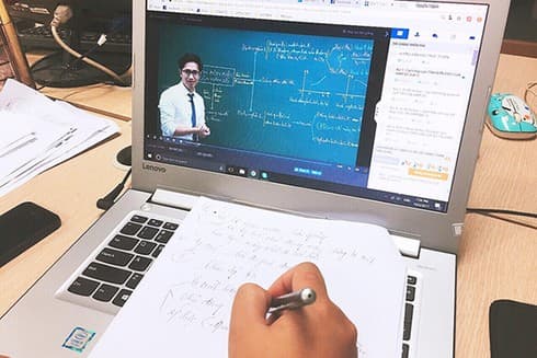 Foreign investors flock to Vietnam’s exponential growth e-learning market