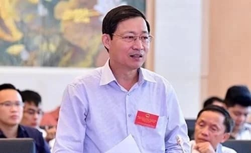 Hoa Binh vice chairman gets official warning over exam fraud