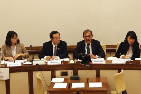 Vietnam expects stronger parliamentary ties with Italy: official