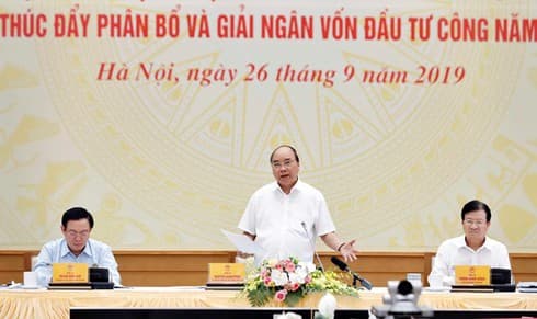 PM urges speeding up disbursement of public investment capital