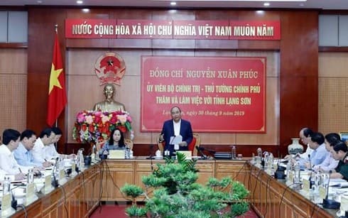 Prime Minister works with Lang Son province's leaders