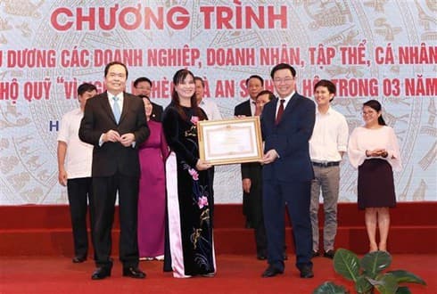 Organisations, individuals honoured for contributions to Fund for the Poor