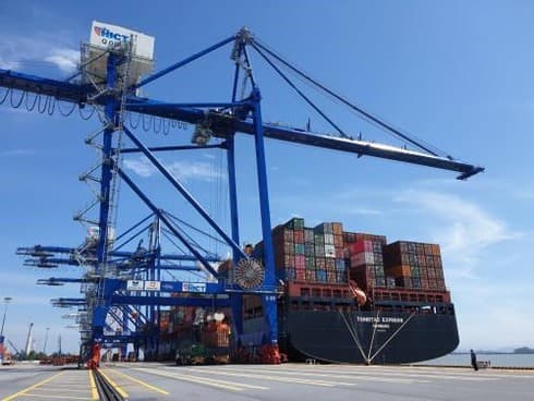 PM gives greenlight to investment in Hai Phong container terminals