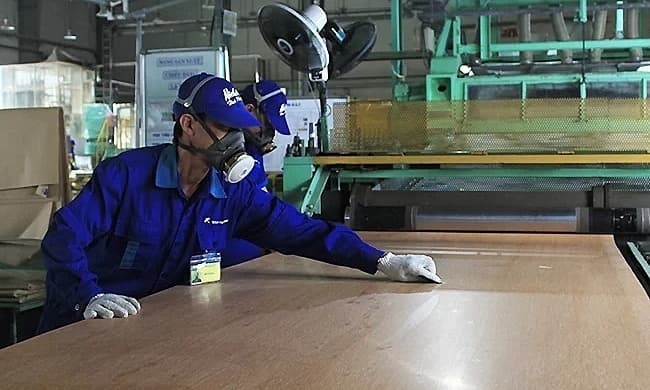 Saturday should be a holiday, Vietnamese workers assert