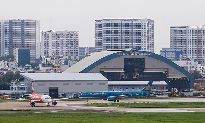 Vietnam Airlines, affiliates hold over half of local aviation market