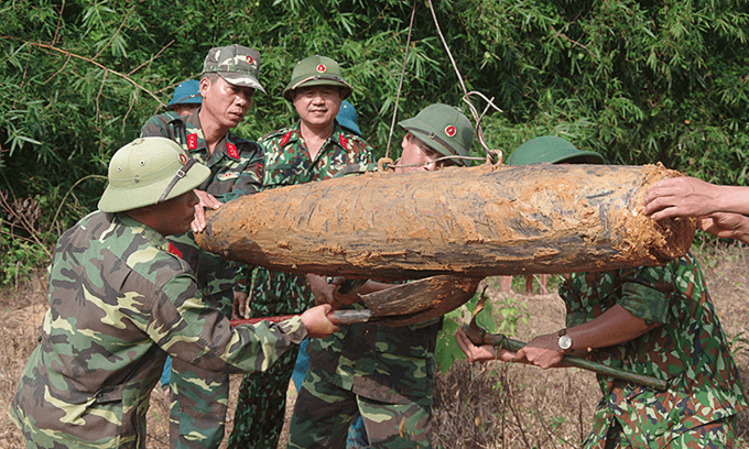 Vietnamese military finds two unexploded bombs