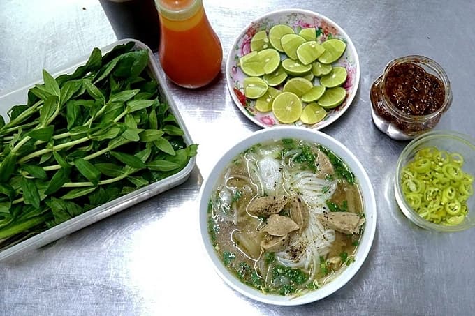 CNN: Vietnam’s pho, fresh rolls among world’s best dishes