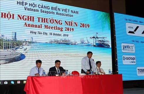 Vietnam Seaports Association proposes raising service fees