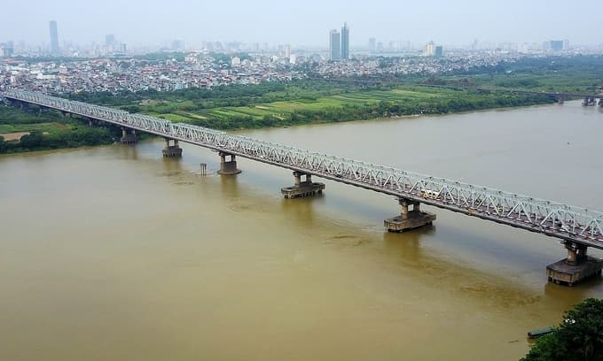 Hanoi wants big bucks to soundproof major bridge
