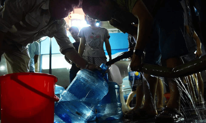 Criminal probe launched into oil contamination of Hanoi water source