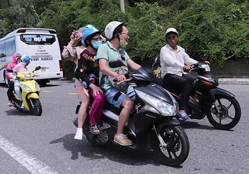 Da Nang prohibits scooters on peninsula following spate of accidents