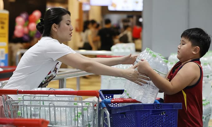 Hanoi tap water warning opens flood gates for bottled water sales