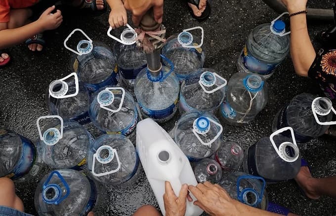 How can Vietnamese people manage a water supply monopoly?
