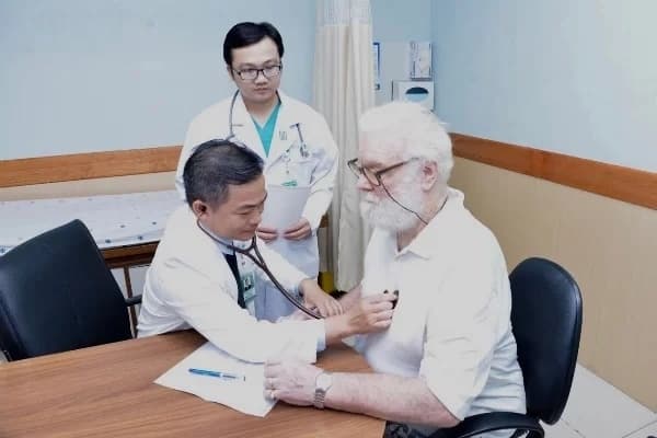 Vietnam’s improving medical system attracts foreign patients