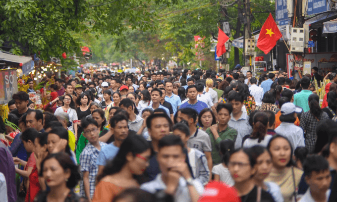 Lawmakers support one more public holiday