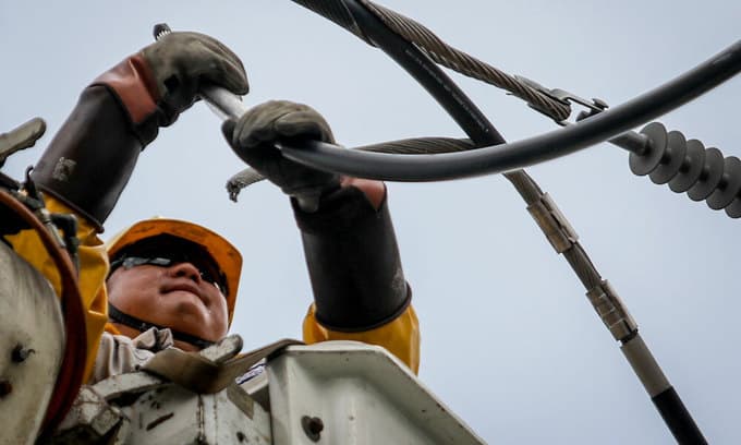 Power utility mobilizes oil-fired electricty as water supply falls