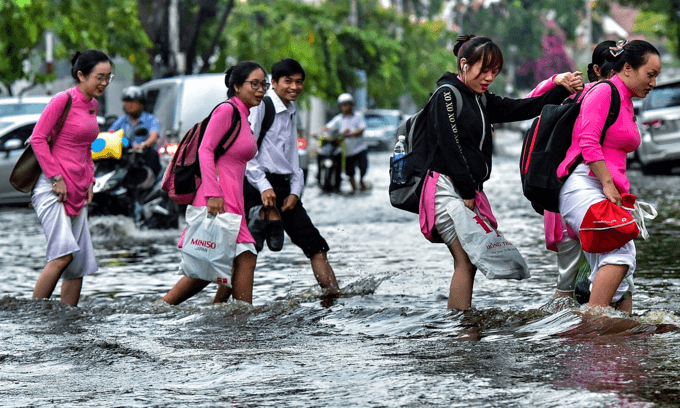 Saigon to build dam in suburb to prevent flooding