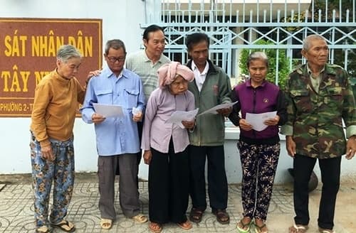 Dead man, six seniors, get apology 40 years after wrongful imprisonment
