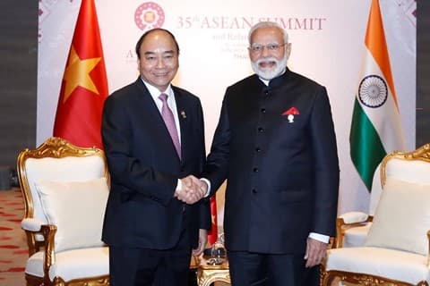 PM meets with Indian counterpart Modi on regional summit sidelines