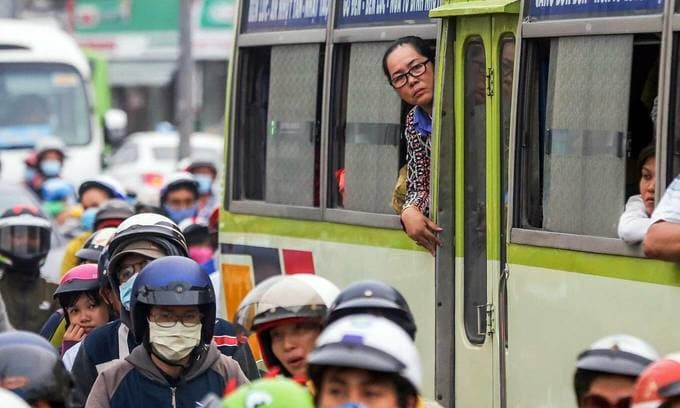 Public buses fall out of public favor in Saigon