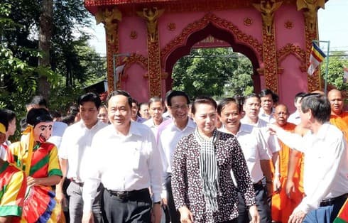 NA Chairwoman attends great national solidarity festival in Tra Vinh