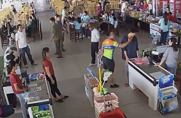 Arrogant Vietnamese cops get the boot for harassing civilians