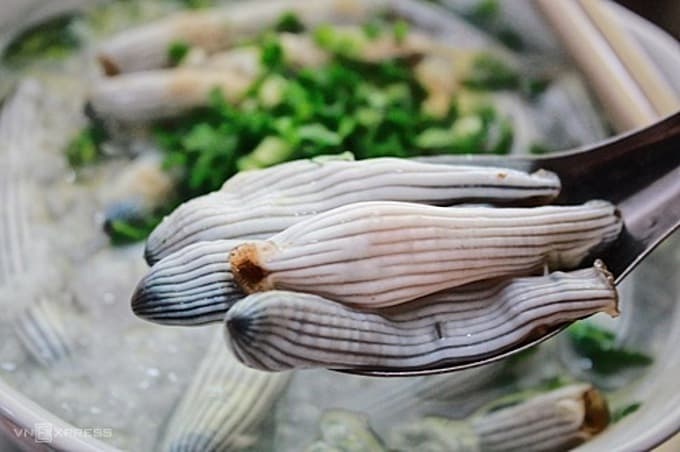 A Saigon dish that worms its way into your heart