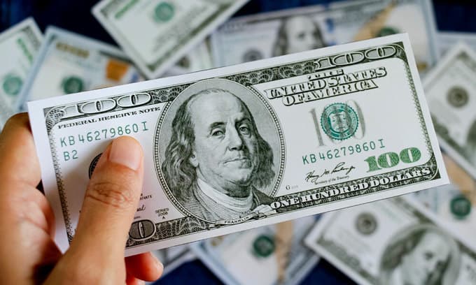 Vietnam reduces penalties for illegal currency exchange