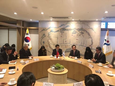 Hanoi, Seoul seek to foster investment cooperation