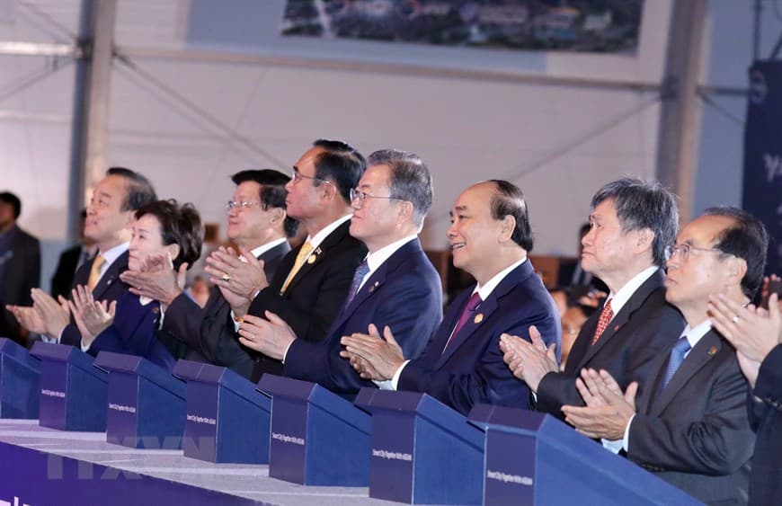 PM Phuc attends groundbreaking ceremony of smart city in Busan