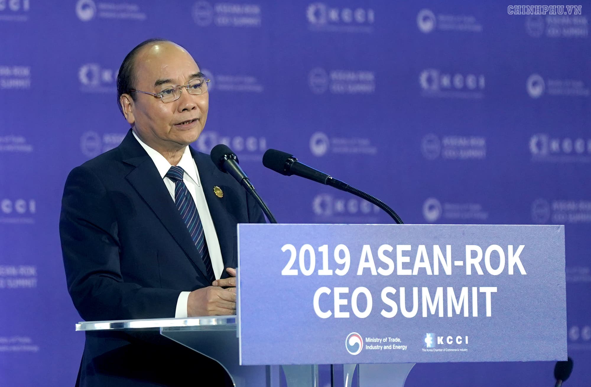PM Phuc calls Korean investors to increase presence in ASEAN countries