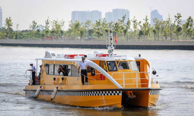 Saigon River bus not convenient enough to lure commuters