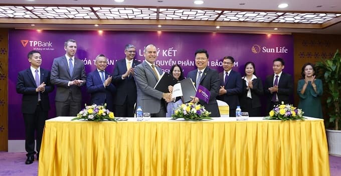 Sun Life Vietnam and TPBank signs exclusive bancassurance deal