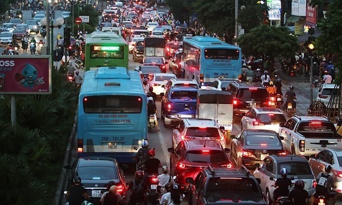 Hanoi to provide free wi-fi at bus stops