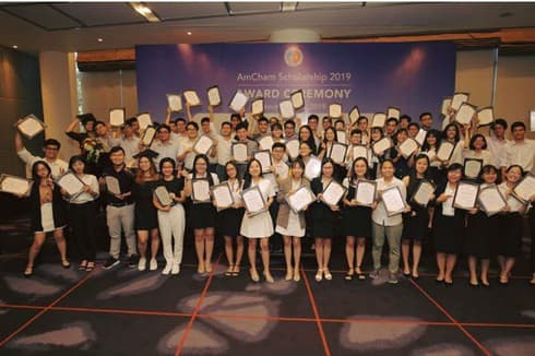 AmCham grants 60 scholarships to excellent students