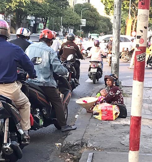 HCM City aims to eliminate homelessness, begging on streets