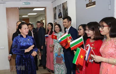 NA leader meets Vietnamese community in Tatarstan