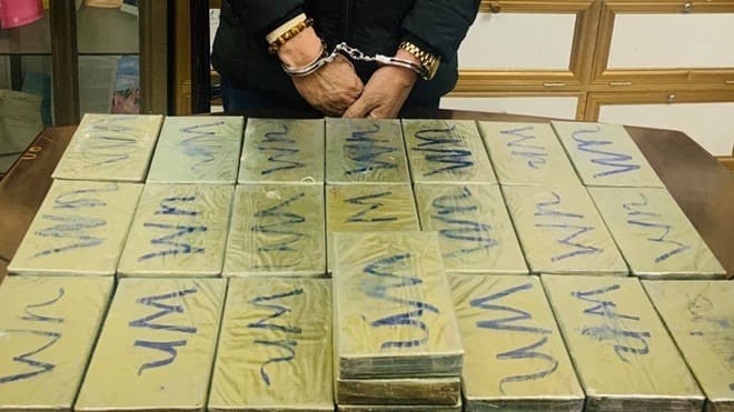One Vietnamese, four Lao men caught trafficking heroin