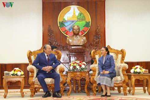 Deputy PM meets his Lao counterpart, NA Chairwoman